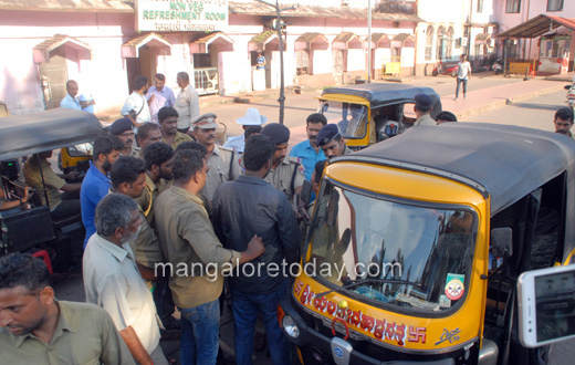 Auto drivers protest at mangalore railway stations